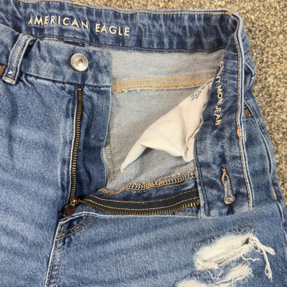 American Eagle Curvy Mom Jeans Size 8 Blue Distressed Strigid High Rise Tapered - Picture 3 of 12